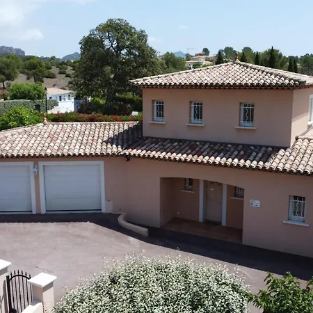 Giovanna A Saint-raphael Avec Piscine Chauffee Vila *