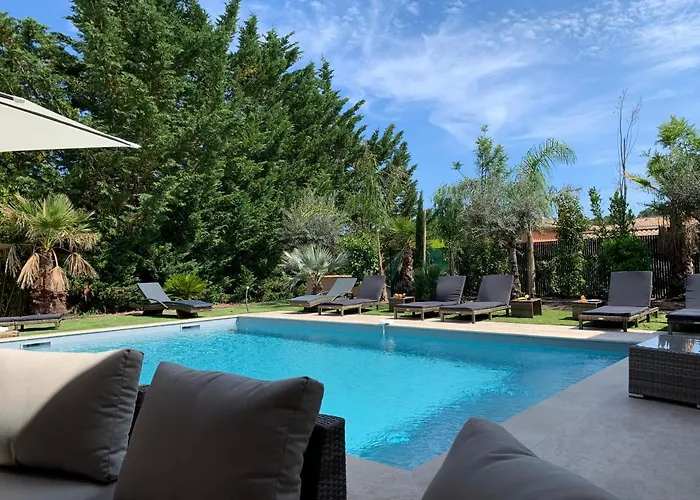 Vila Giovanna A Saint-raphael Avec Piscine Chauffee