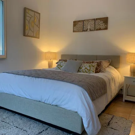 Villa Giovanna A Saint-raphael Avec Piscine Chauffee *