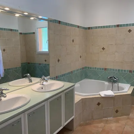 Villa Giovanna A Saint-raphael Avec Piscine Chauffee Saint-Raphaël