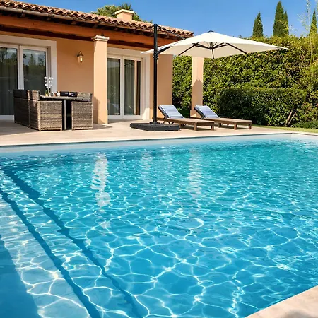 Giovanna A Saint-raphael Avec Piscine Chauffee Villa