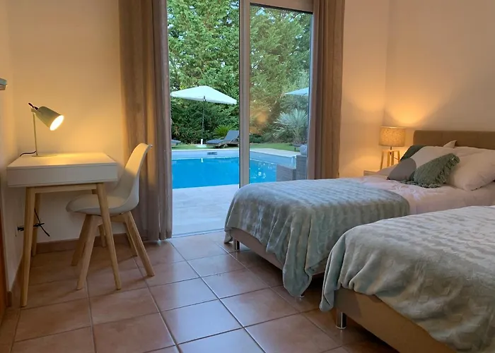 Giovanna A Saint-raphael Avec Piscine Chauffee